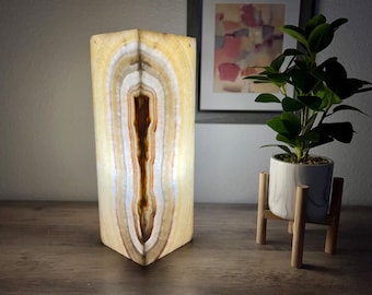 Hand Carved Onyx Table Lamp – Natural Stone, 18” High