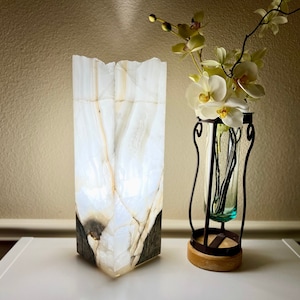 Onyx Lamp / Table Lamp / Decorative Lamp / Onyx Light / Onyx Table Lamp / Stone Lamp / Onyx Stone Lamp / Home Decor / Beautiful Lamp **