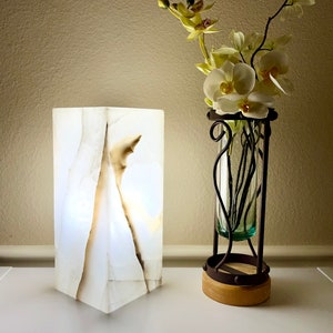 Onyx Lamp / Table Lamp / Home Decor / Stone Lamp / Nightstand Lamp / Decorative Home Lighting / Desk Lamp / Onyx Light / Beautiful Lamp **
