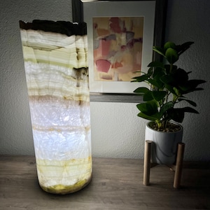 Stone Lamp / Onyx Lamp / Onyx Table Lamp / Alabaster Lamp / Nightstand Lamp / Desk Lamp / Onyx Light / Home Decor / Decorative Light