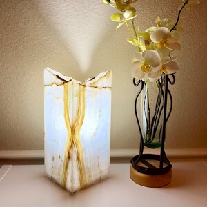 Onyx Lamp / Onyx Light / Table Lamp / Home Decor / Stone Lamp / Nightstand Lamp / Onyx Table Lamp / Decorative Lamp / Beautiful  Lamp **
