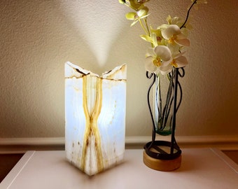 Onyx Lamp / Onyx Light / Table Lamp / Home Decor / Stone Lamp / Nightstand Lamp / Onyx Table Lamp / Decorative Lamp / Beautiful  Lamp **