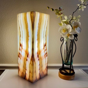 Onyx Lamp / Stone Table Lamp / Onyx Table Lamp / Home Decor / Nightstand Lamp / Table Lamp / Stone Lamp / Onyx Light / Beautiful  Lamp **