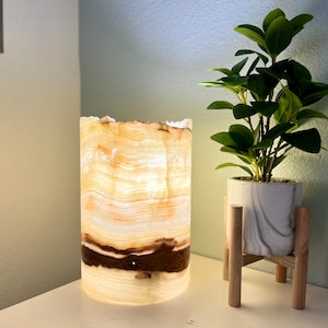 Onyx Lamp - Alabaster Lamp - Table Lamp - Stone Lamp - Home Decor  - Onyx Light - Nightstand Lamp - Beautiful Lamp - Decorative Lamp - Gift