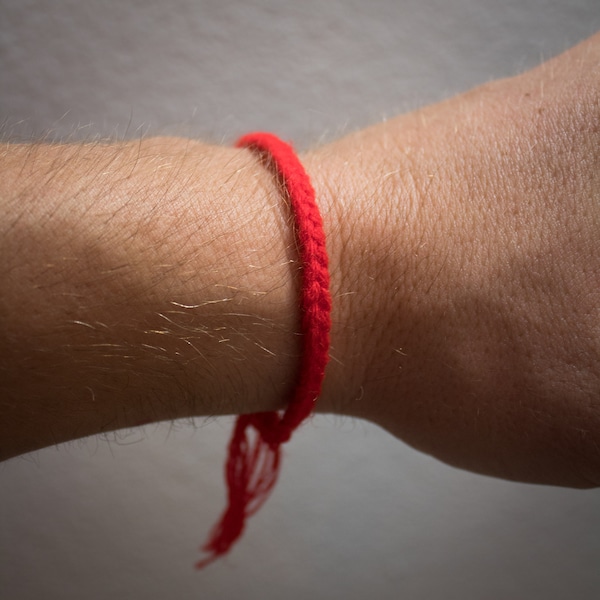 Oudom : Magnificent -- Red handmade by Buddhist Monks