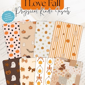 Puede incluir: Una colección de insertos para Kindle con temática otoñal con varios diseños, incluyendo calabazas, fantasmas, murciélagos y hojas. Los insertos presentan una paleta de colores naranja, marrón y crema. El texto en la imagen dice "I Love Fall" y "Physical Kindle Inserts".
