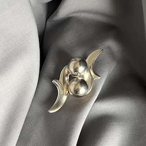 Vintage sterling silver brooch