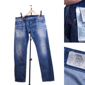 Diesel ZATINY Jeans Mens 32 x 30 Blue Wash Distressed Regular Bootcut