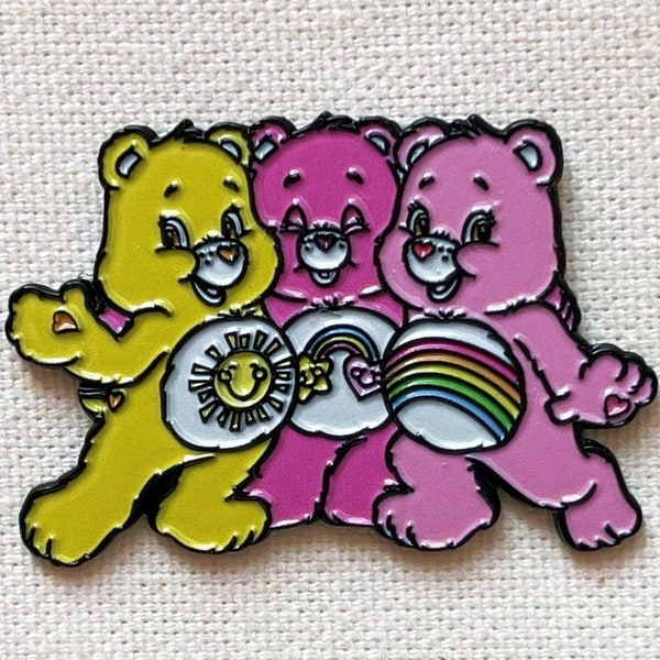 Glücksbärchis Care Bears 90's Hurrabärchi Cheer Bear Bester Freund Bärchi Sonnenschein Funshine Bear Metaill Pin Anstecker Bär Umarmung