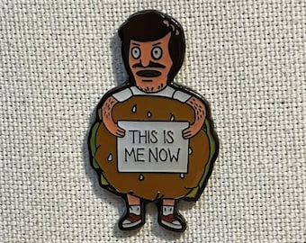 Bob's Burgers - Gene Belcher  - Mini Bob Burger costume Metall Emaille Pin Anstecker Abzeichen Anstecknadel Tasche Rucksack Badge Accessoire