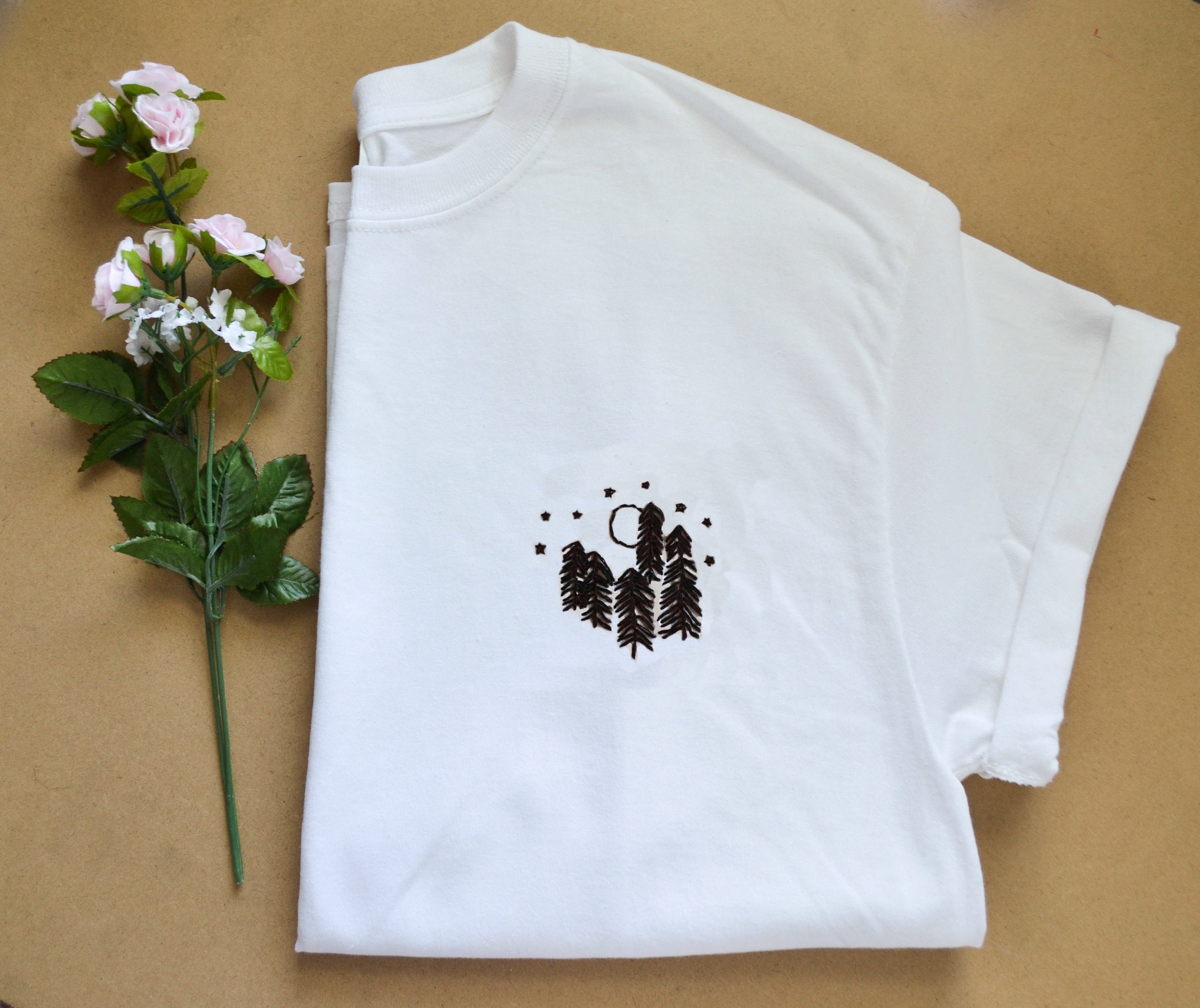 Hand-embroidered Forest / Nature T 