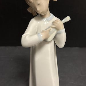 Preowned Lladro #4871 Girl with Guitar Excellent Condition Vintage Retired Glossy