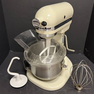 Kitchenaid K5SS Ivory Heavy Duty Series 5qt Lift Stand Mixer Bowl  Attachments 