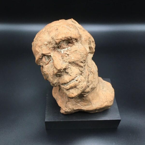 Portrait d'homme en terre cuite, socle en bois teinté noir, hauteur : 17,5 cm / Curiosité, sculpture, visage