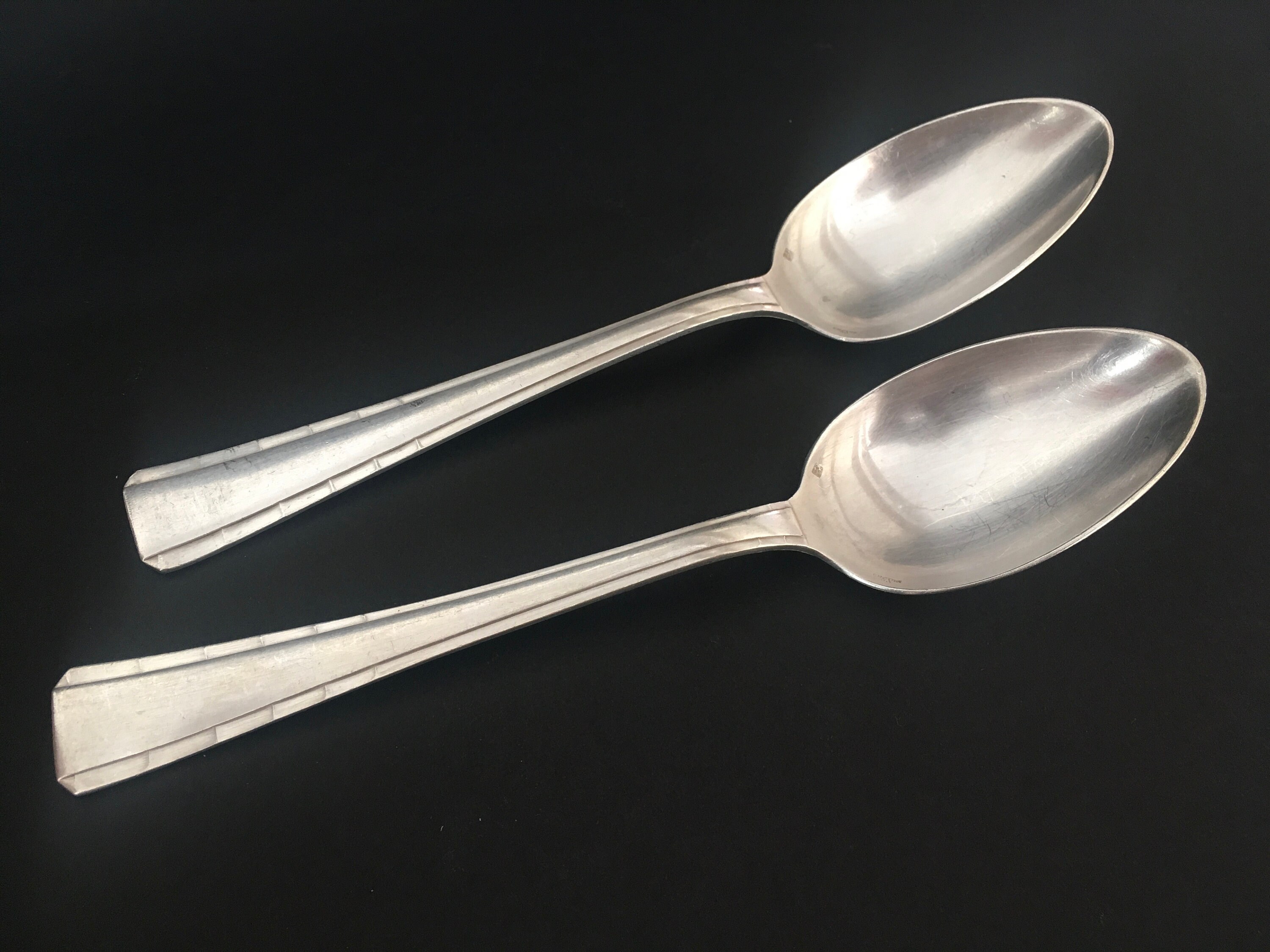 Ercuis, Art Déco, Deux Cuillères de Table en Métal Argenté/Two Deco Style Silver Plated Spoons