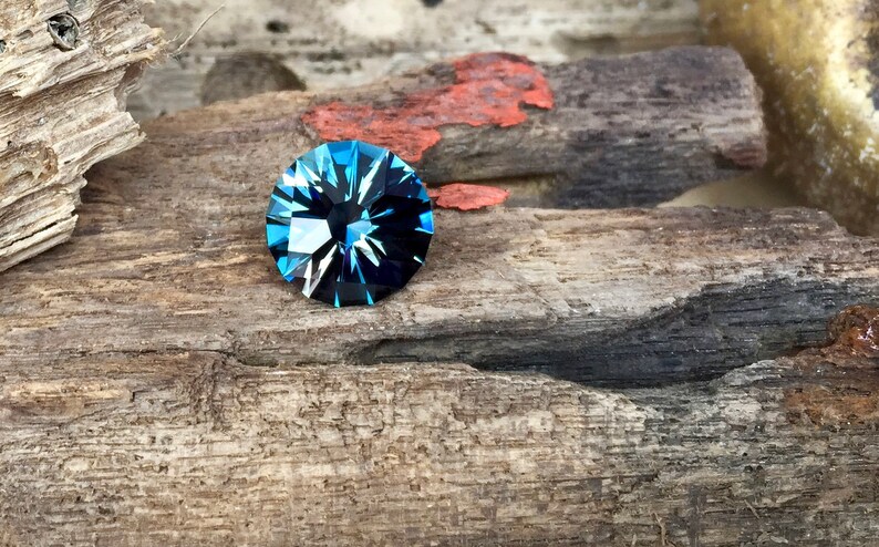 Ring with Topaz 6.67 Cts Sparkling London Blue Topaz Round Brilliant Lapidary Precision Cut Colored Stone Topaz Jewelry