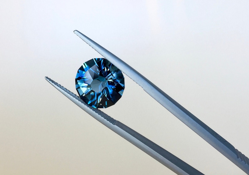 Ring with Topaz 6.67 Cts Sparkling London Blue Topaz Round Brilliant Lapidary Precision Cut Colored Stone Topaz Jewelry