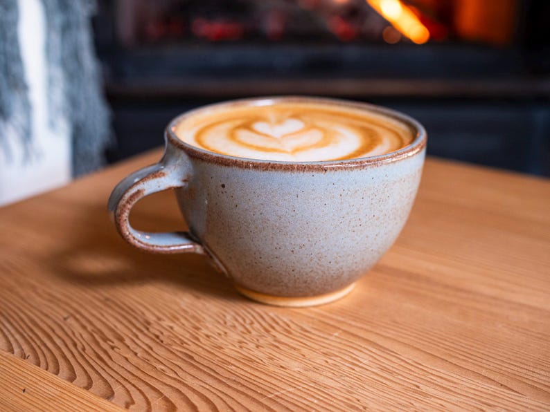 Cappuccino Cup, Latte Cup: Brown-Blue/White, approximately 10-12 oz, Stoneware afbeelding 1