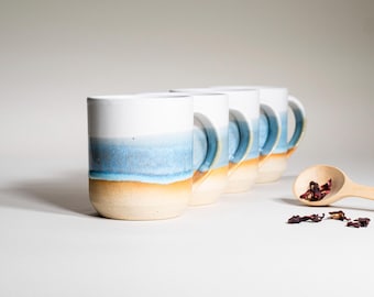 Juego de cuatro tazas de cerámica para café y té hechas a mano, color azul hielo y blanco, 14 oz, terroso, rústico, moderno, estético, cerámica única, vajilla contemporánea, regalo