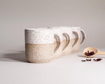 Juego de cuatro tazas de cerámica para café y té en blanco moteado, 14 oz, estilo rústico terroso, moderno, cerámica única, vajilla contemporánea, decoración, regalo.