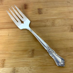 Wm A Rogers Oneida Valley Rose 1956 Meat Serving Fork Silver Plate Discontinued