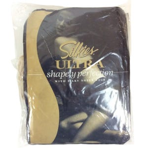Silkies Ultra Shapely Perfection Pantyhose Queen XL Light Beige Maximum Control