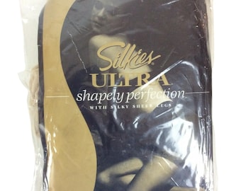 Silkies Ultra Shapely Perfection Pantyhose Queen XL Light Beige Maximum Control