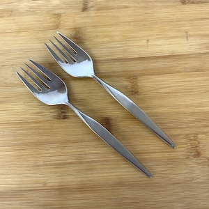 Oneida Thor 2 Salad Forks Stainless Steel Flatware Satin Tapered Handle Japan
