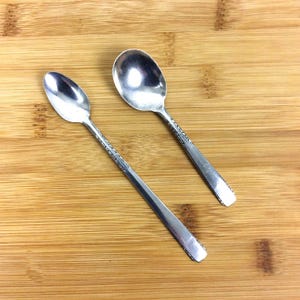 Oneida Brookwood Banbury Silverplate Baby Infant Feeding Spoon Set of 2