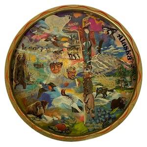 Bandeja de recuerdo vintage de Alaska con tótem de vida silvestre, arte dorado metálico de Ken Haag