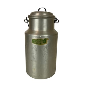 Vintage Aluminum Milk Can With Lid & Wooden Handle Farmhouse Decor