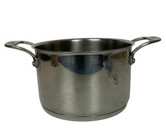 Olla Emeril de acero inoxidable de 3 cuartos con núcleo de cobre y asas laterales (sin tapa).
