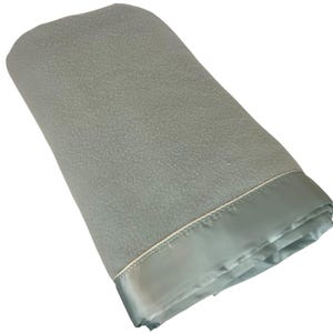 Vintage Beacon Acrylic Blanket Full Size Pale Blue Satin Trim