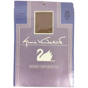 Gloria Vanderbilt Daysheer Pantyhose Size C Tan Reinforced Toe 100% Nylon USA