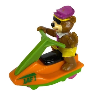 Yogi Bear Jet Ski Rev It Up Action Toy 1991 McDonalds Happy Meal Hanna Barbera