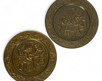 Elpec England 2 Messing Platzteller mit geprägten Kneipen Szenen Wanddekor