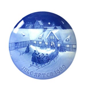 Bing & Grondahl Copenhagen Porcelain Christmas Arrival of Guests Plate 1969
