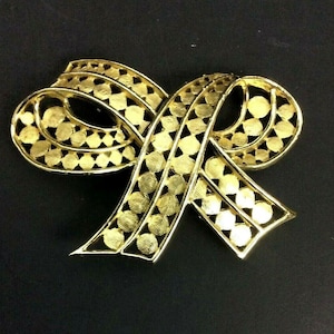 Vintage Gold-Ton texturierte Band Bogen Brosche Schmuck Accessoire
