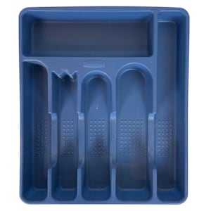 Peut inclure: Un organiseur de couverts en plastique bleu avec plusieurs compartiments pour ranger les couverts. Le compartiment a une forme rectangulaire avec diverses fentes et un séparateur d'ustensiles. La marque "Rubbermaid" est visible.