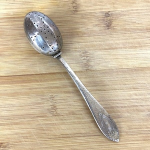 Williams Brothers Spartan Solid Tea Ball Spoon Silverplate Vintage 1919