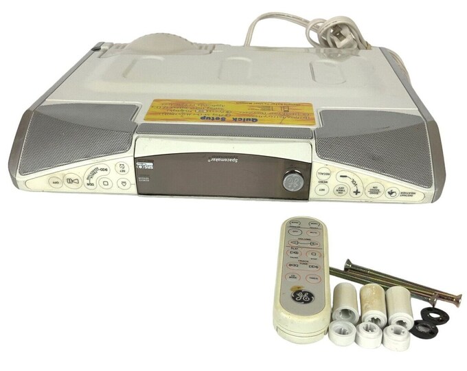 General Electric GE Spacemaker 75300b Under Counter Radio CD Player