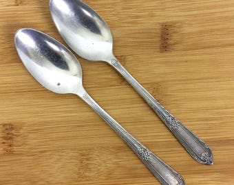 Vintage International Silver IS Rogers Cotillion 1937 Srebrna platerowana dwie łyżeczki