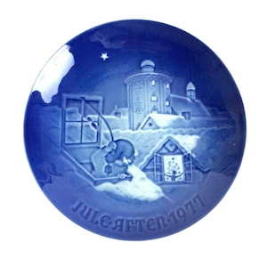 Bing Grondahl Jule After 1977 Christmas Plate Blue & White Porcelain Denmark