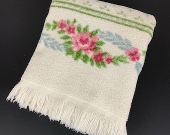 Vintage Tastemaker Floral Towel Pink Floral Roses Fringed Cotton Bathroom Decor