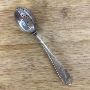 Williams Brothers Spartan Solid Tea Ball Spoon Vtg 1919 Silverplate