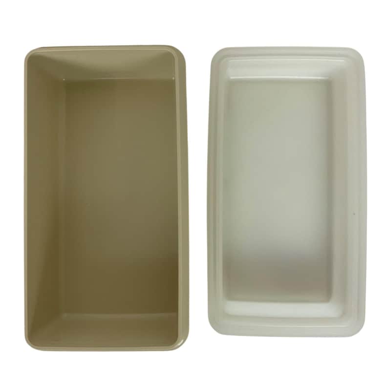 Pode incluir: Dois recipientes retangulares para armazenamento de alimentos. Um &eacute; de cor bege claro, e o outro &eacute; branco-sujo transl&uacute;cido. Ambos os recipientes est&atilde;o vazios e t&ecirc;m cantos arredondados. Os recipientes s&atilde;o feitos de pl&aacute;stico e provavelmente s&atilde;o usados para armazenar alimentos.