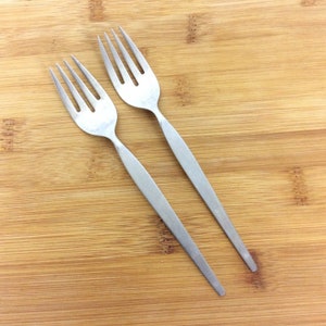 Oneida Community Stainless Satinique 2 Salad Forks Betty Crocker Vintage 90s Discontinued