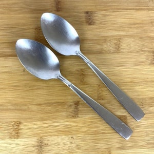 Oneida Satin Akzent 2 ovale Suppenlöffel Edelstahl Flachware Eingestellt