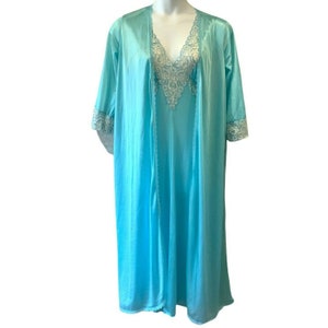Jill Andrea of New York Nightgown & Peignor Set Large Turquoise Blue Satin Lace