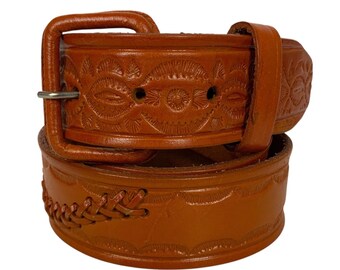 90s vintage thick tan light brown tooled embossed leather belt 90s Vintage Thick Tan Light Brown Tooled Leather Belt  main image 2